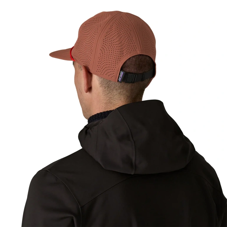 Czapka z daszkiem pod kask SNOWFARER CAP